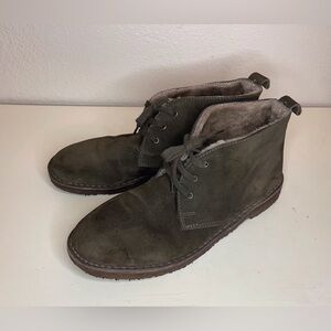 Vince Men's Chukka Olive Suede with Faux Fur Boots Size‎ 9.5